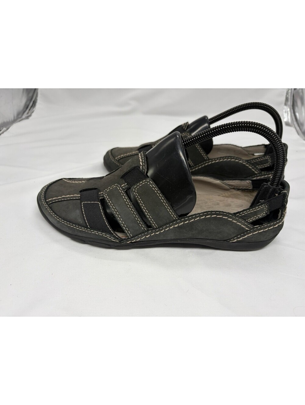 Clarks Haley Stork Fisherman Sandals Women 8M Dark Gray & Black Leather Slip On